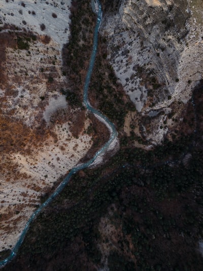 褐石山中段公路鸟瞰图